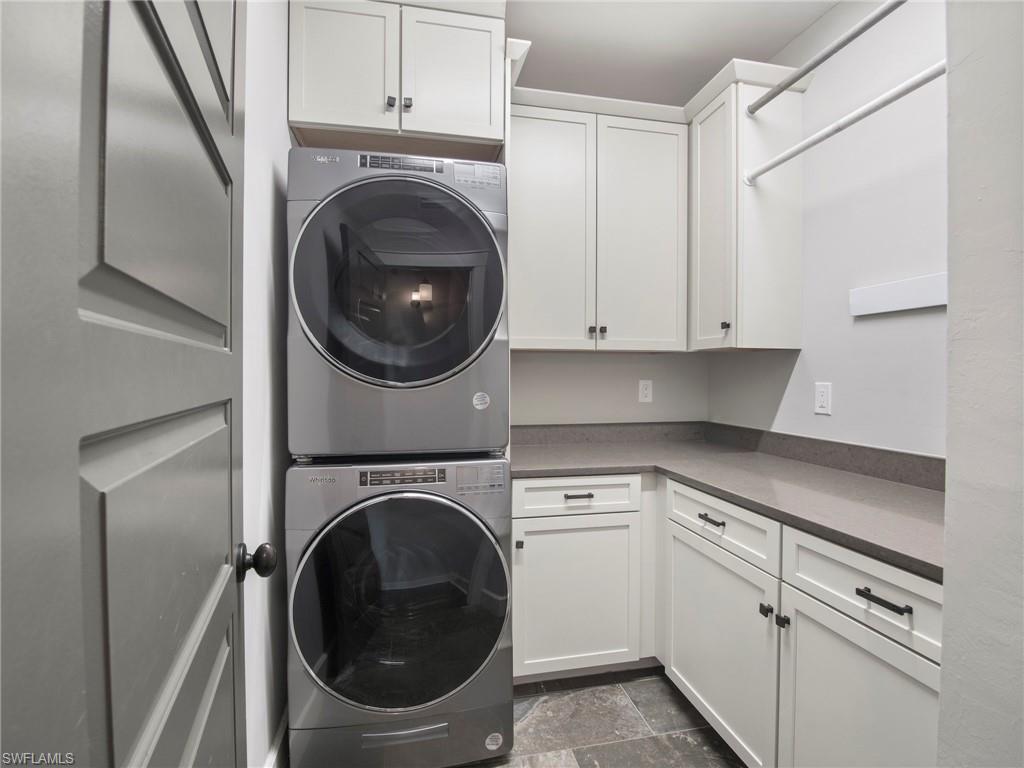 COLONIAL FARMS - Residential