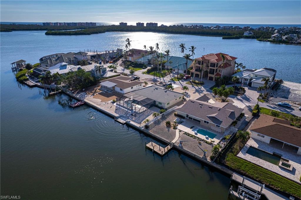 LITTLE HICKORY SHORES - Residential