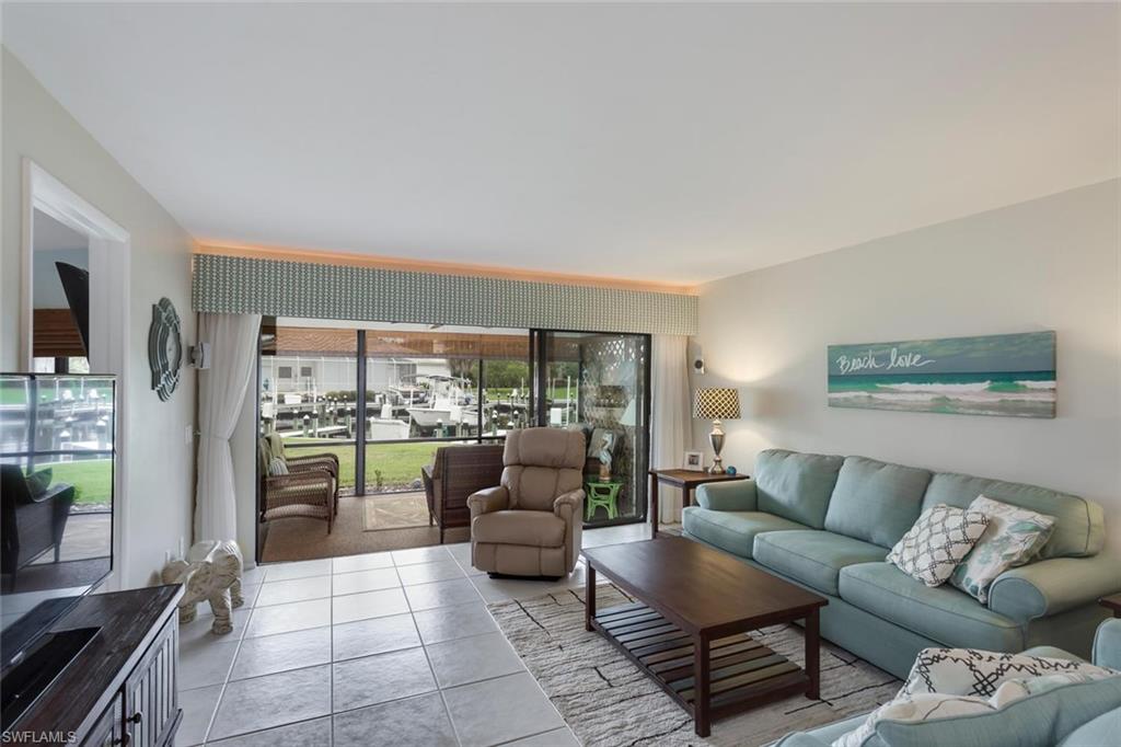 ADMIRALTY YACHT & RACQUET CLUB - Residential