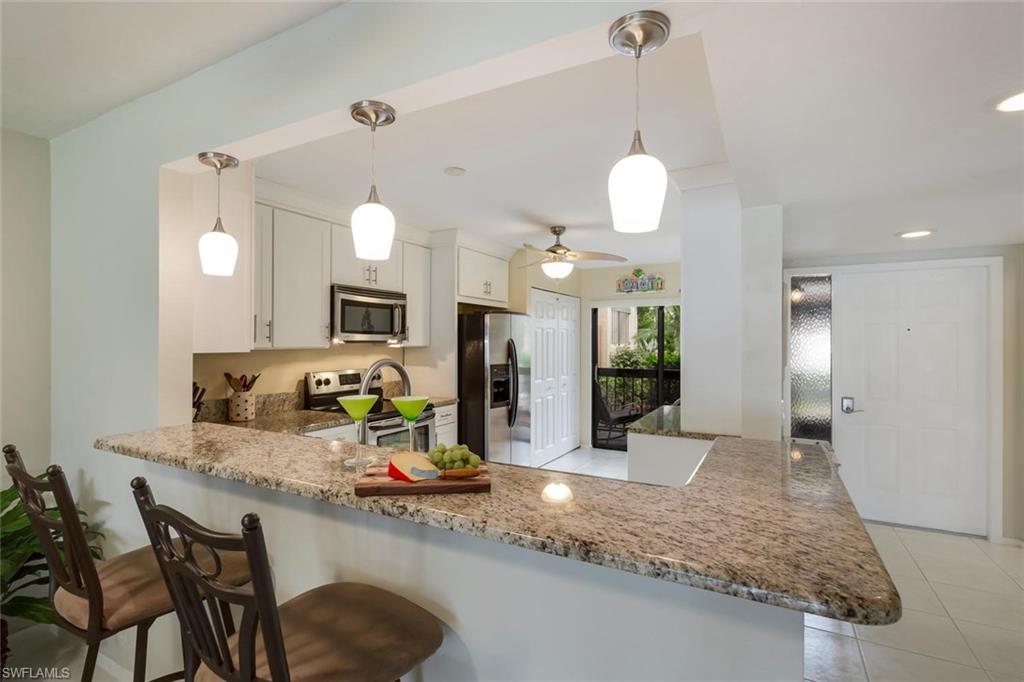 ADMIRALTY YACHT & RACQUET CLUB - Residential