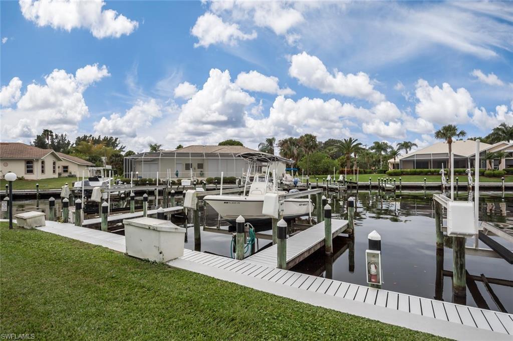 ADMIRALTY YACHT & RACQUET CLUB - Residential