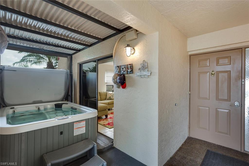 ADMIRALTY YACHT & RACQUET CLUB - Residential