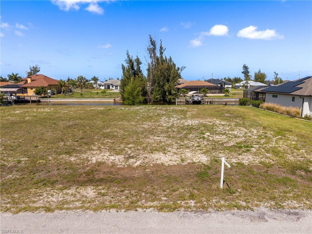 CAPE CORAL - Land