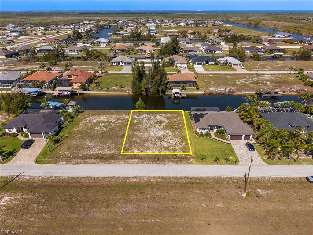 CAPE CORAL - Land
