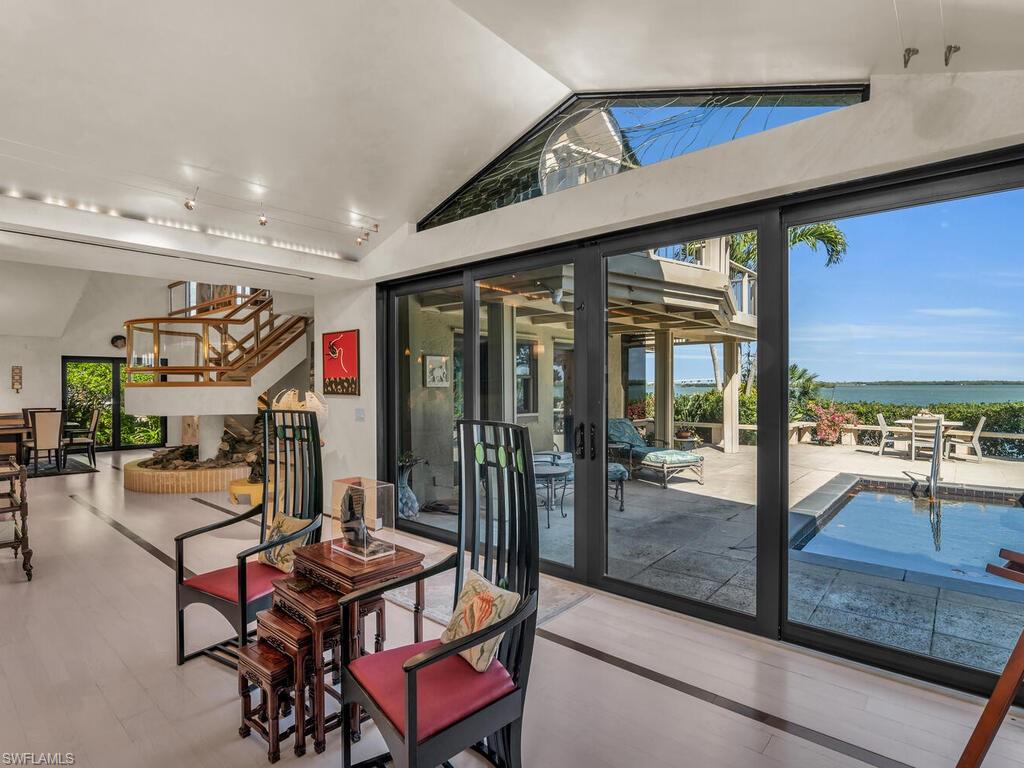 MARCO BEACH - Residential