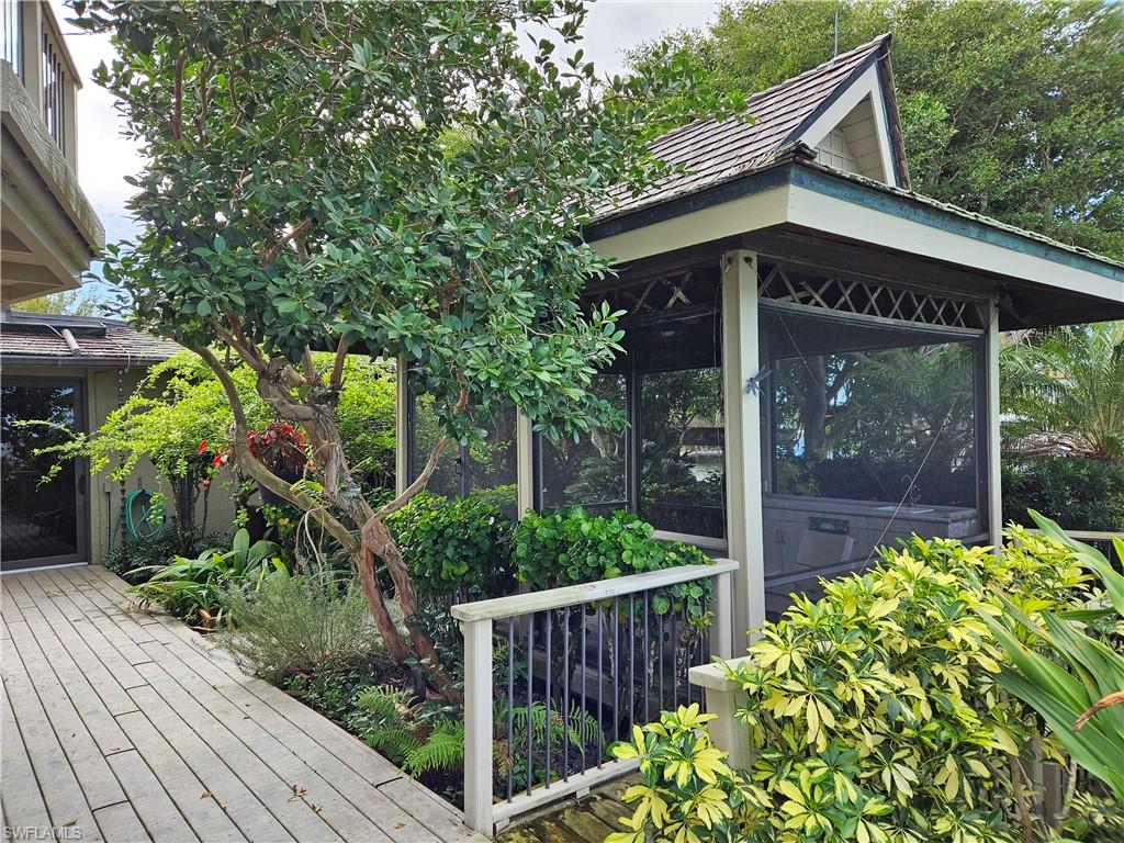 MARCO BEACH - Residential