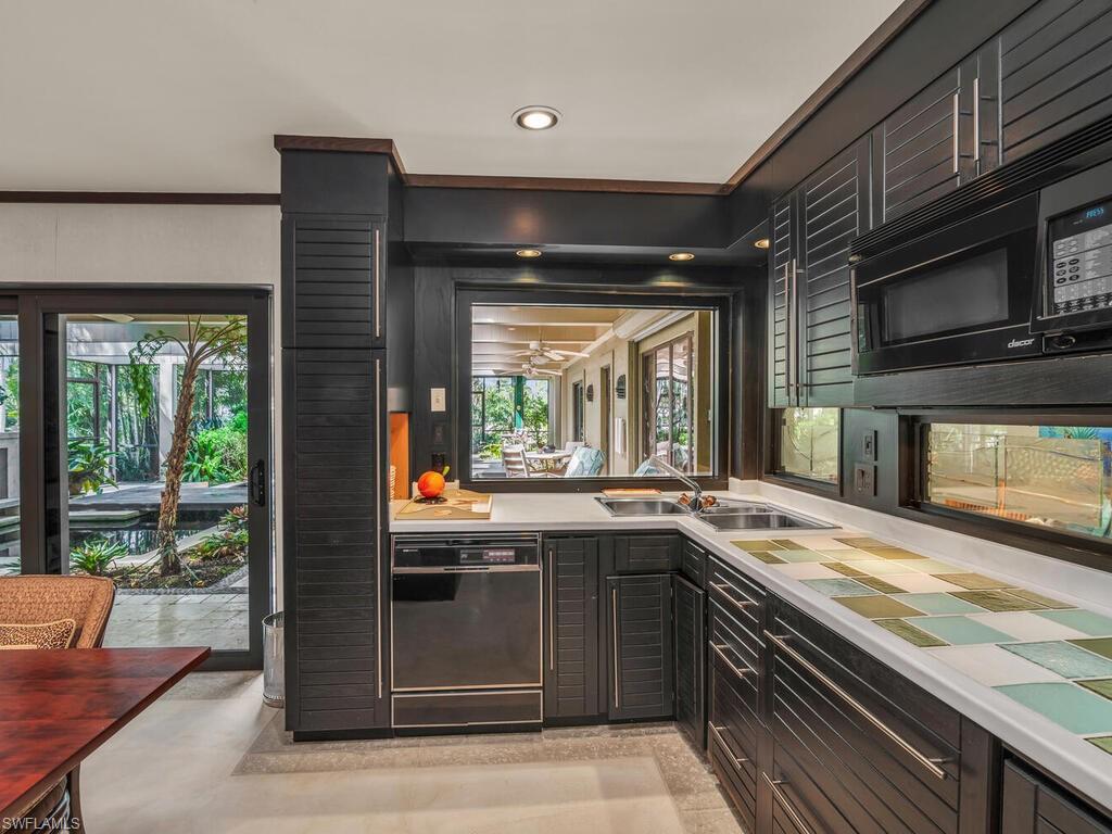 MARCO BEACH - Residential