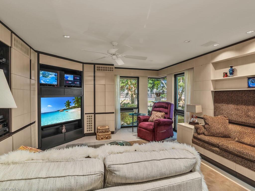 MARCO BEACH - Residential