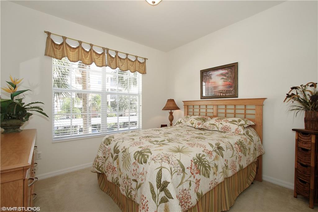 ROYAL POINTE - Residential