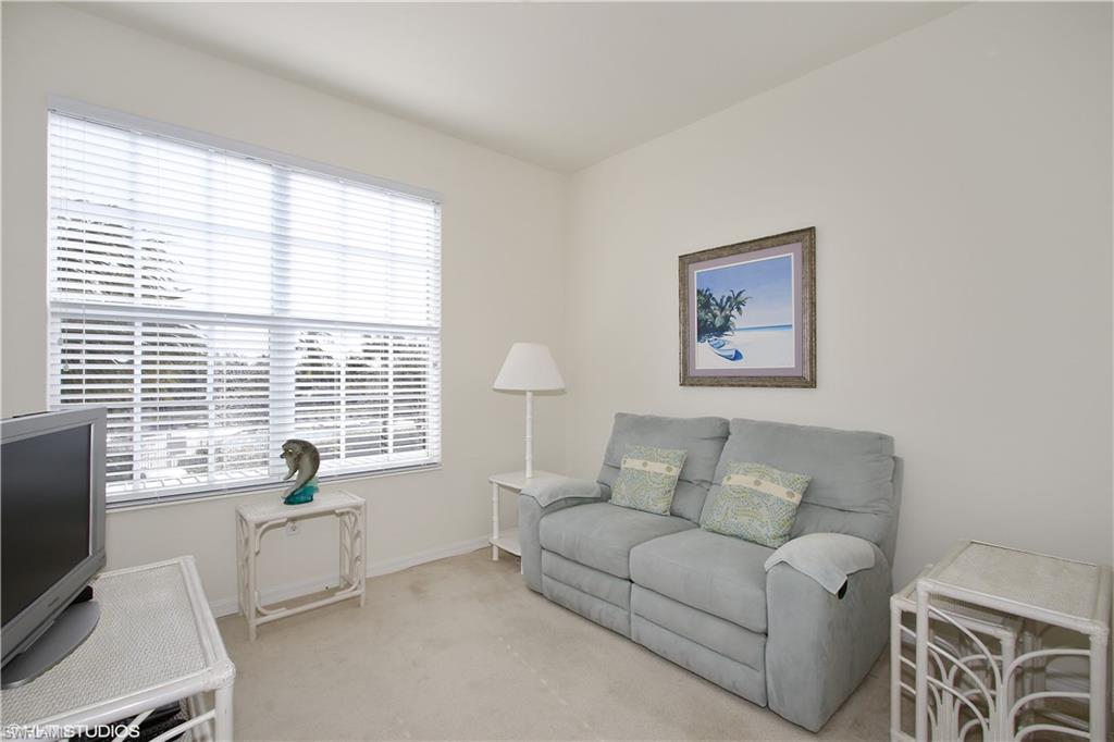 ROYAL POINTE - Residential