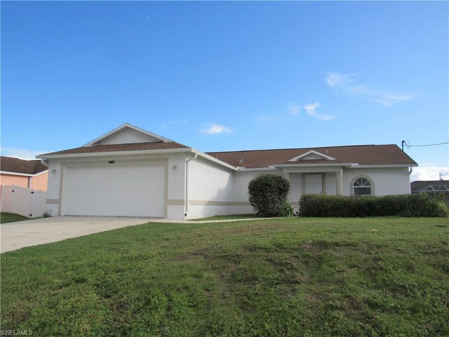 BEAUTIFUL HOME ,READY TO MOVE IN, NEW CONDITIONS , DON"T WAIT, SHOW IT NOW BEFORE IS TOO LATE, QUARTZ COUNTERTOPS, NEW PAINT INSIDE AND  OUTSIDE, NEW CARPETS ON BEDROOMS AND MORE.