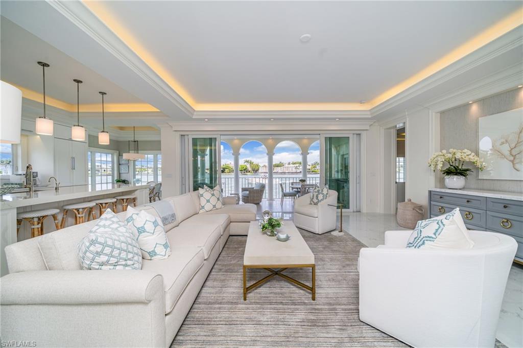 4000 Gulf Shore BLVD N 3300