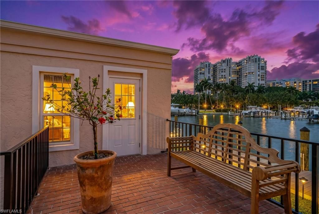Photo of 4000 Gulf Shore BLVD N #3300, NAPLES, FL 34103 (MLS # 226017539)