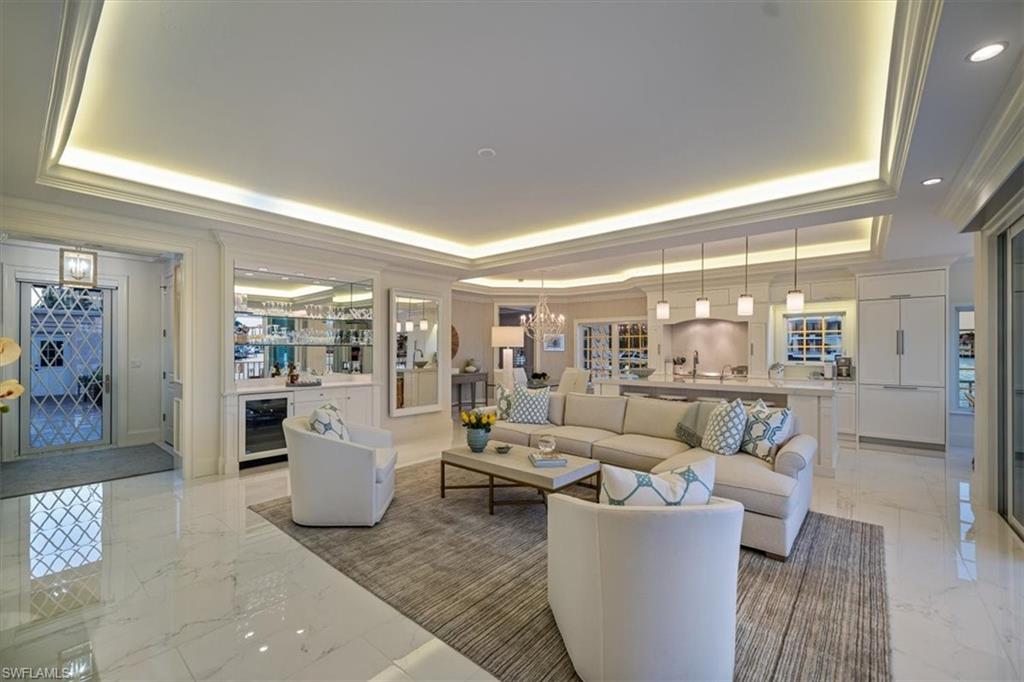 VENETIAN VILLAS - Residential