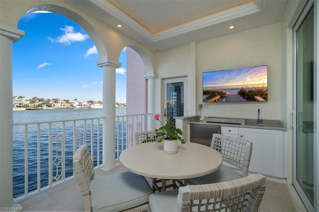 VENETIAN VILLAS - Residential