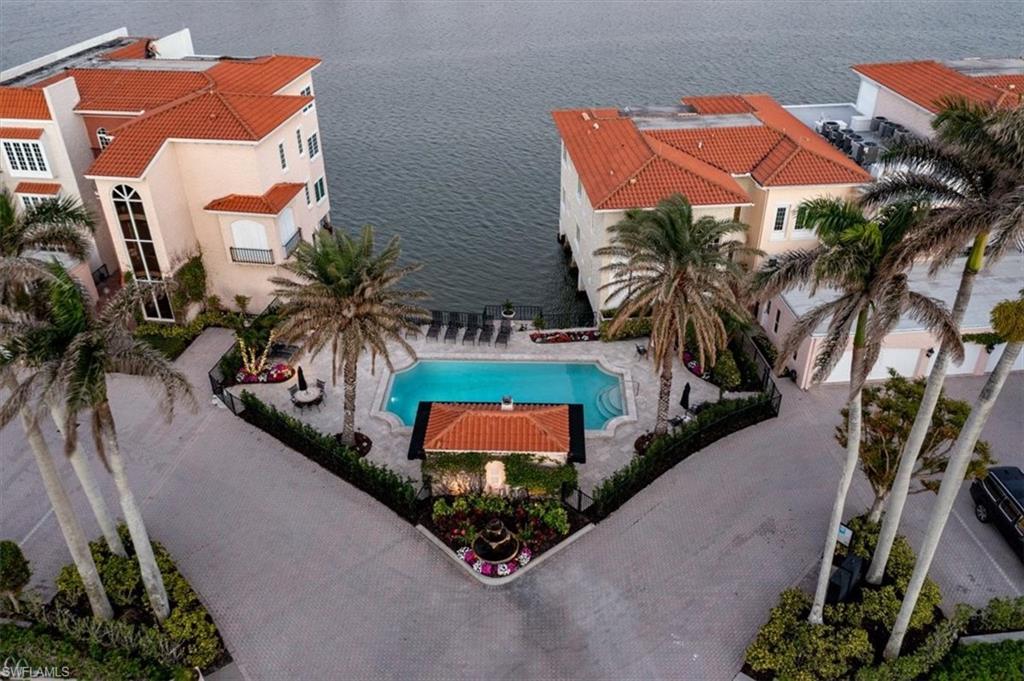 VENETIAN VILLAS - Residential