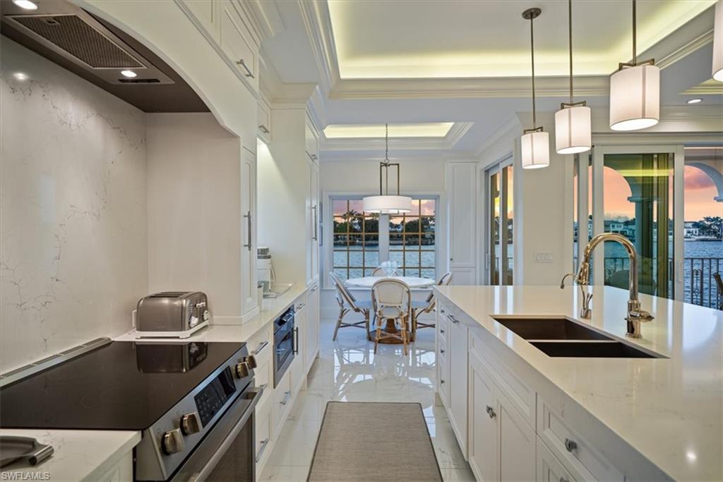 VENETIAN VILLAS - Residential