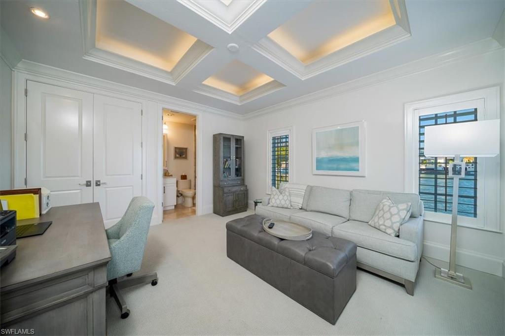 VENETIAN VILLAS - Residential