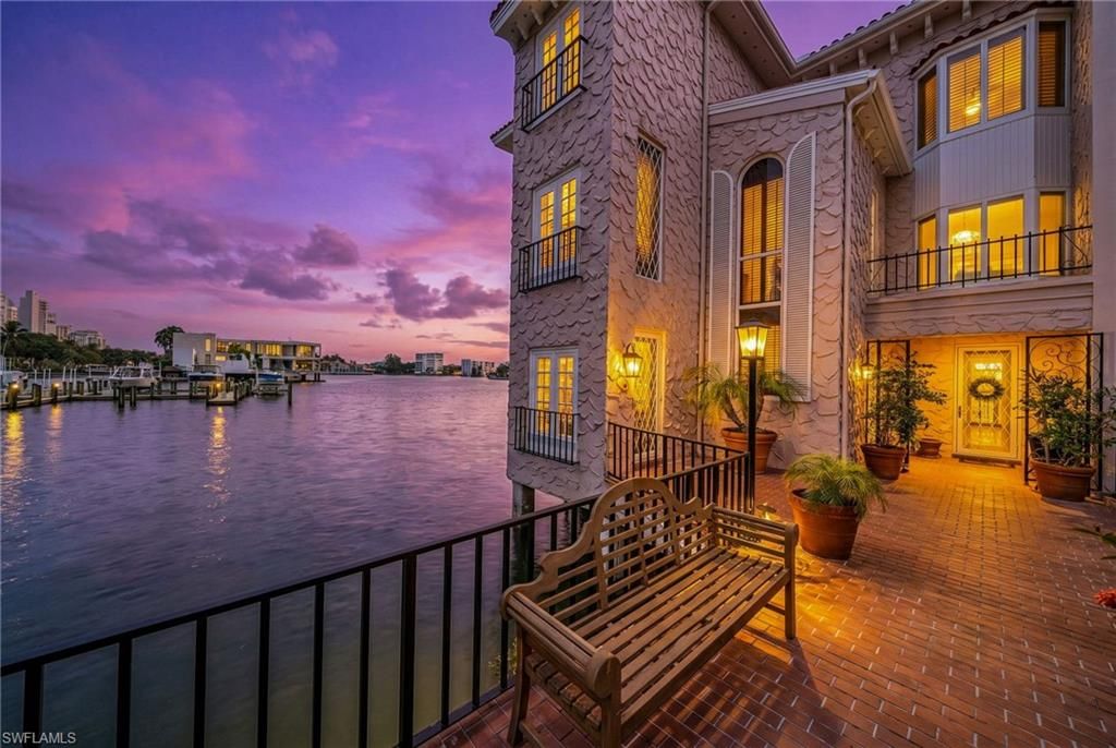 Photo of 4000 Gulf Shore BLVD N #3300, NAPLES, FL 34103 (MLS # 226017539)