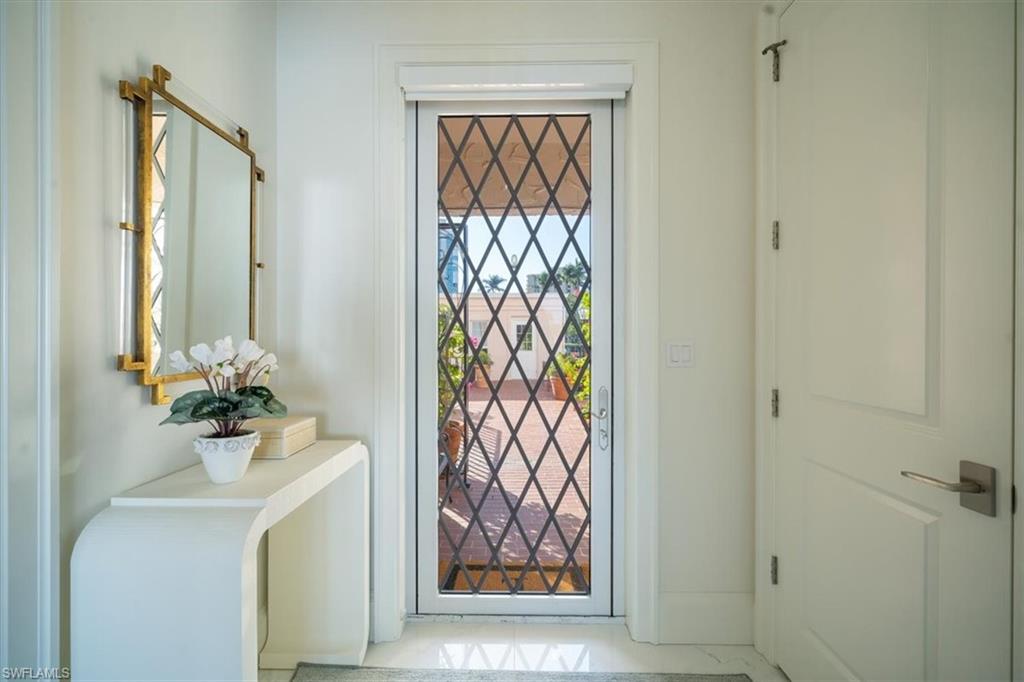 VENETIAN VILLAS - Residential