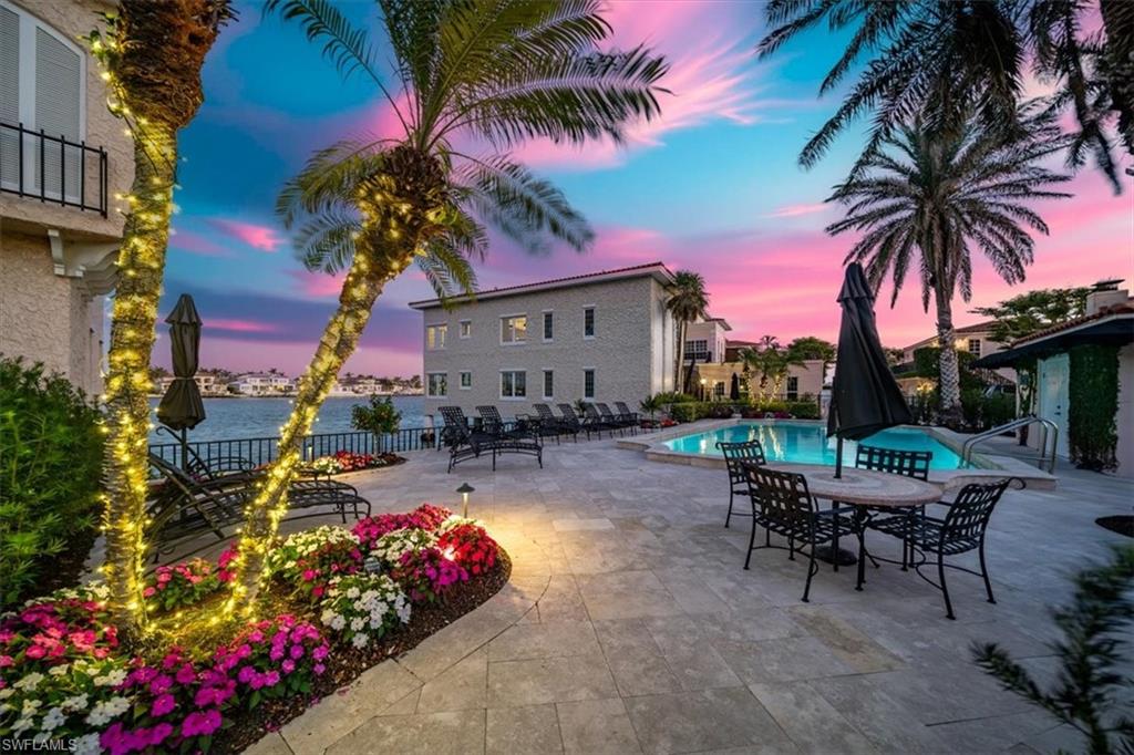 VENETIAN VILLAS - Residential