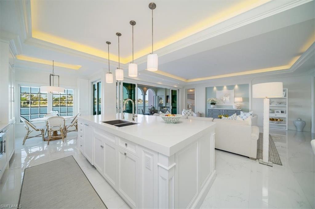 VENETIAN VILLAS - Residential