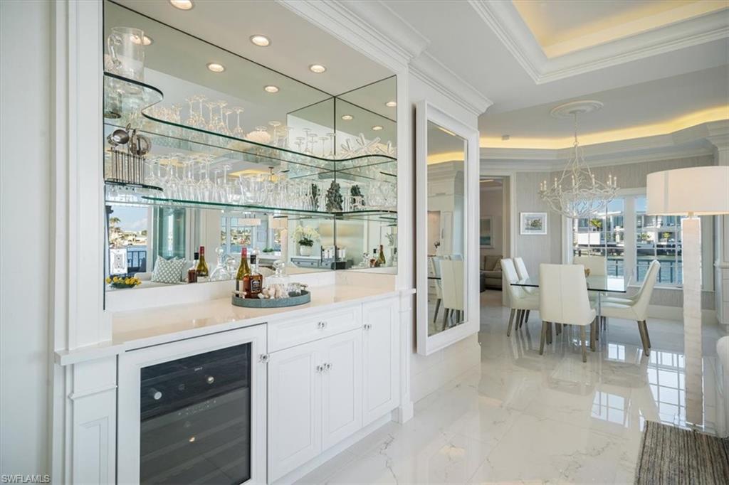 VENETIAN VILLAS - Residential