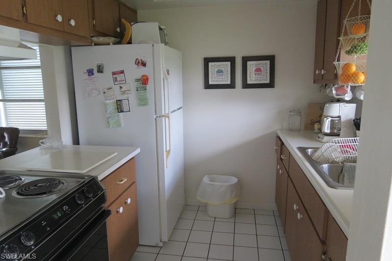 COUNTRY CLUB GARDENS - Residential