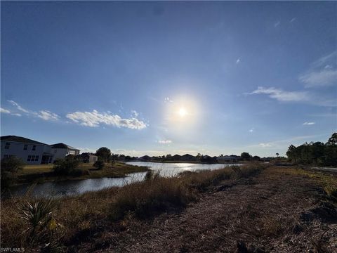 800 Rush AVE LEHIGH ACRES FL 33972