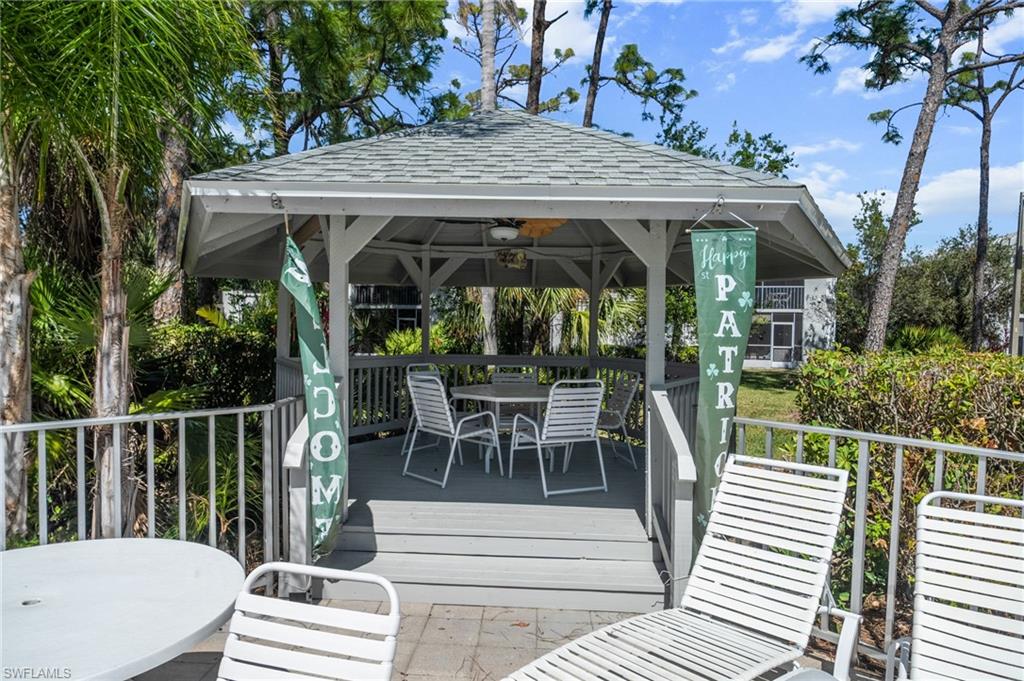 FOXMOOR CONDO II - Residential