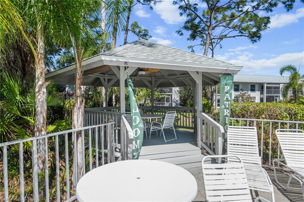 FOXMOOR CONDO II - Residential