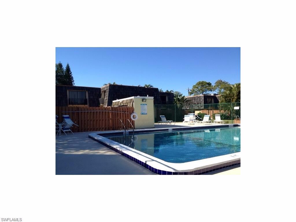 PARKWOODS TOWNHOUSE COMMUNITY - Residential