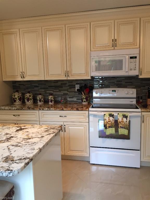 PARKWOODS TOWNHOUSE COMMUNITY - Residential