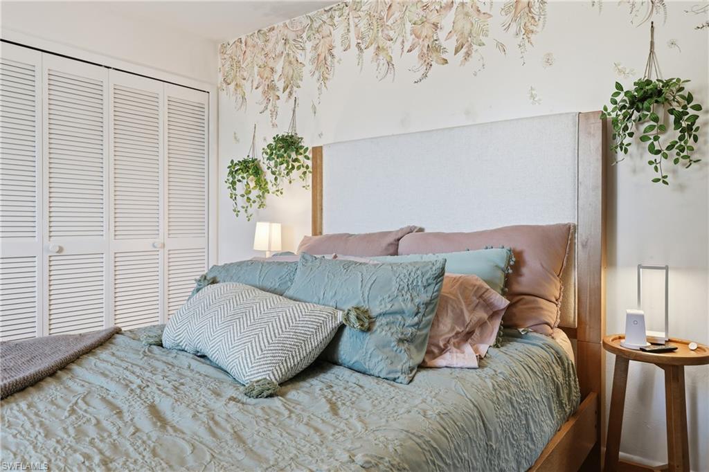 ENGLISH VILLAGE CONDO - Residential