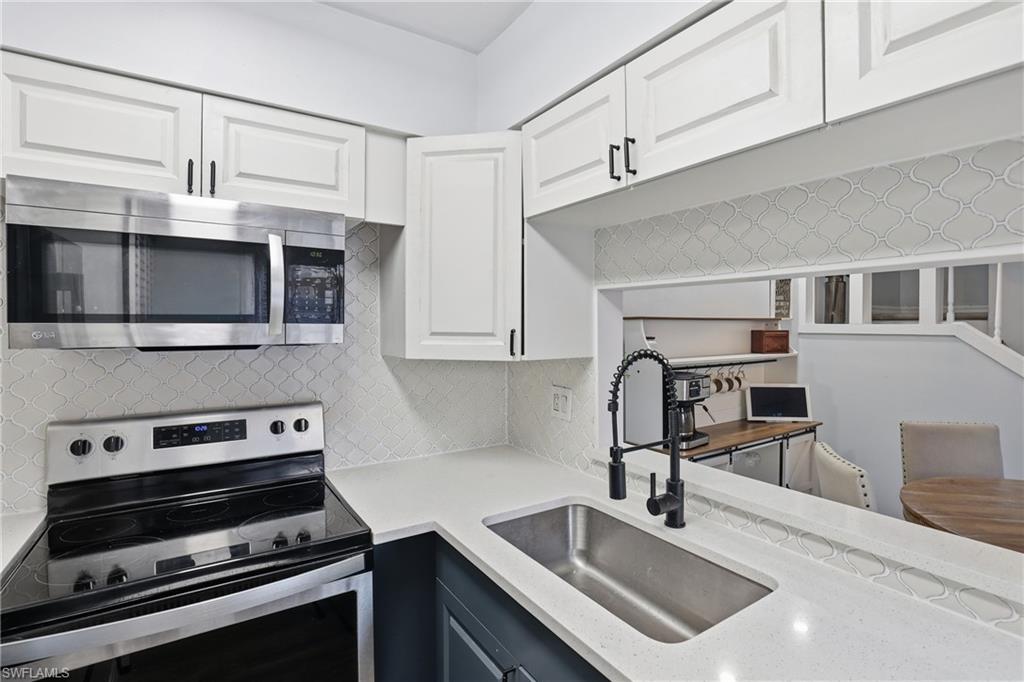 ENGLISH VILLAGE CONDO - Residential