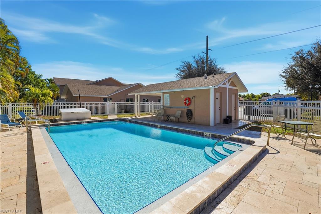 ENGLISH VILLAGE CONDO - Residential