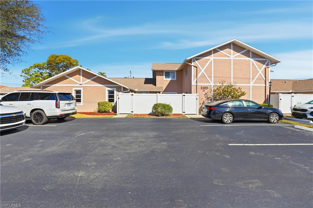 ENGLISH VILLAGE CONDO - Residential