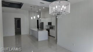 900 BUILDING - Residential