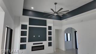 900 BUILDING - Residential