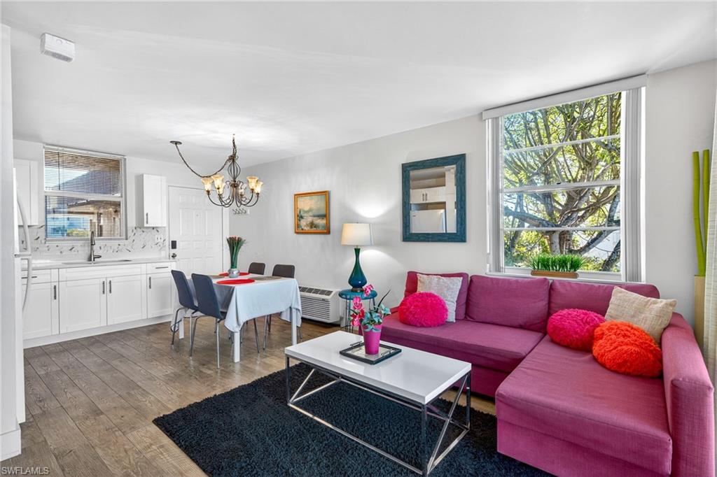 BEACH AND TENNIS CLUB - Residential