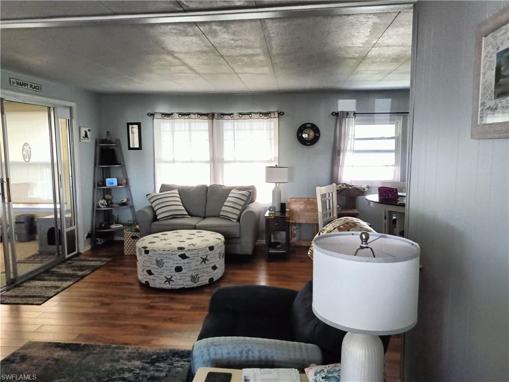 FOREST PARK MOBILE HOME - Residential