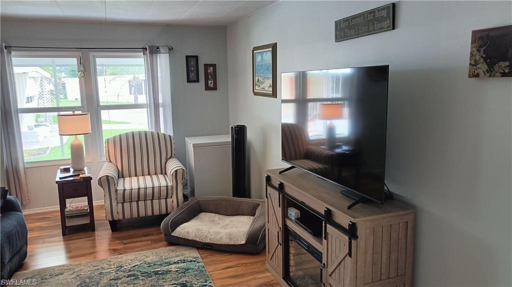 FOREST PARK MOBILE HOME - Residential