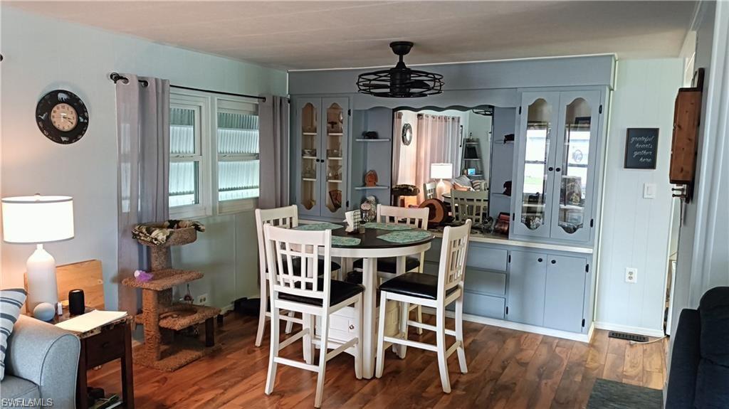 FOREST PARK MOBILE HOME - Residential