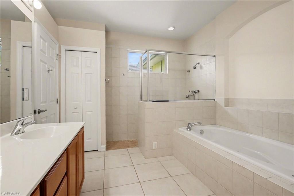 ROYAL PALM GOLF ESTATES - Residential