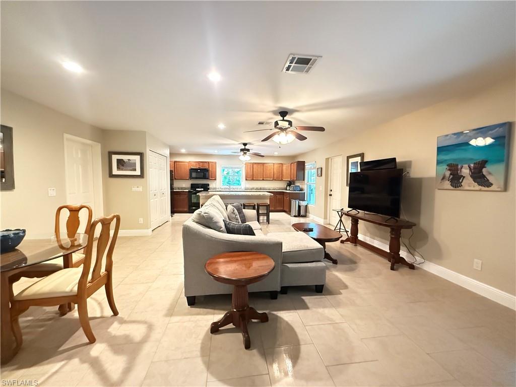 OAKES ESTATES - Residential Lease