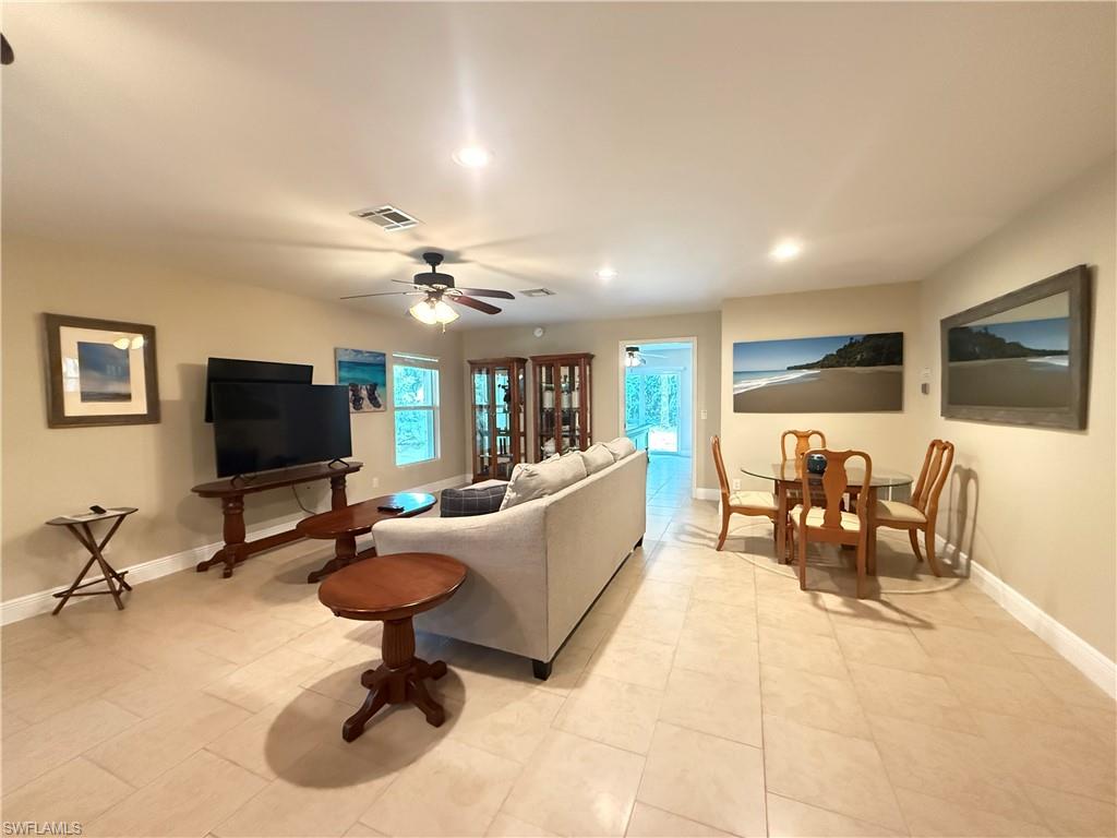 OAKES ESTATES - Residential Lease