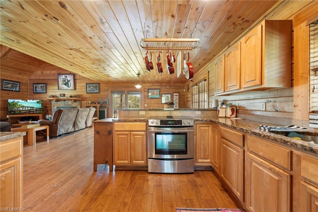 MONTURA - Residential