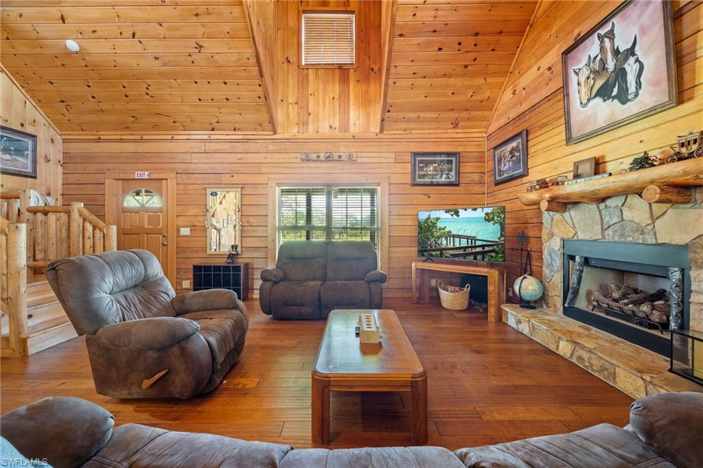 MONTURA - Residential