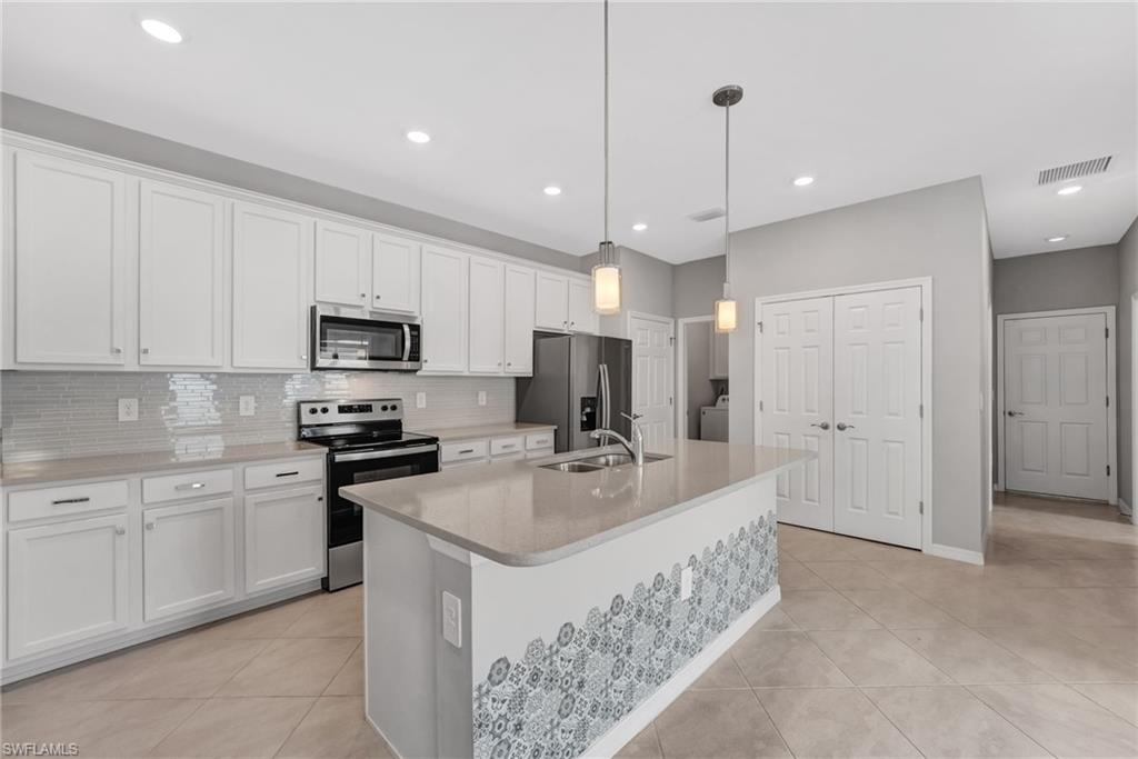 RIVERSIDE AVENUE VILLAS - Residential