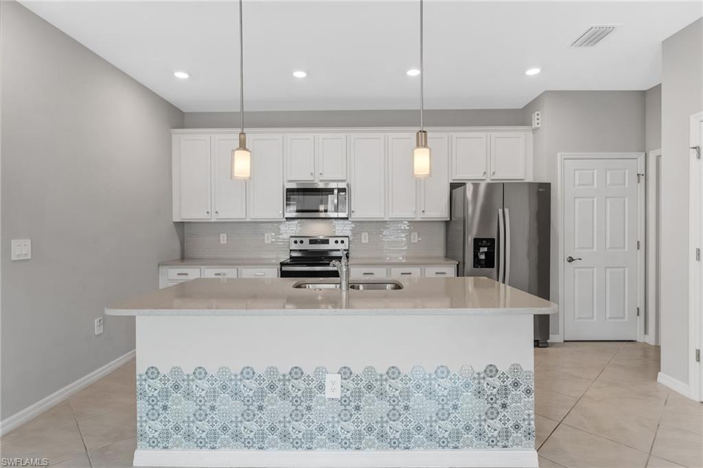 RIVERSIDE AVENUE VILLAS - Residential